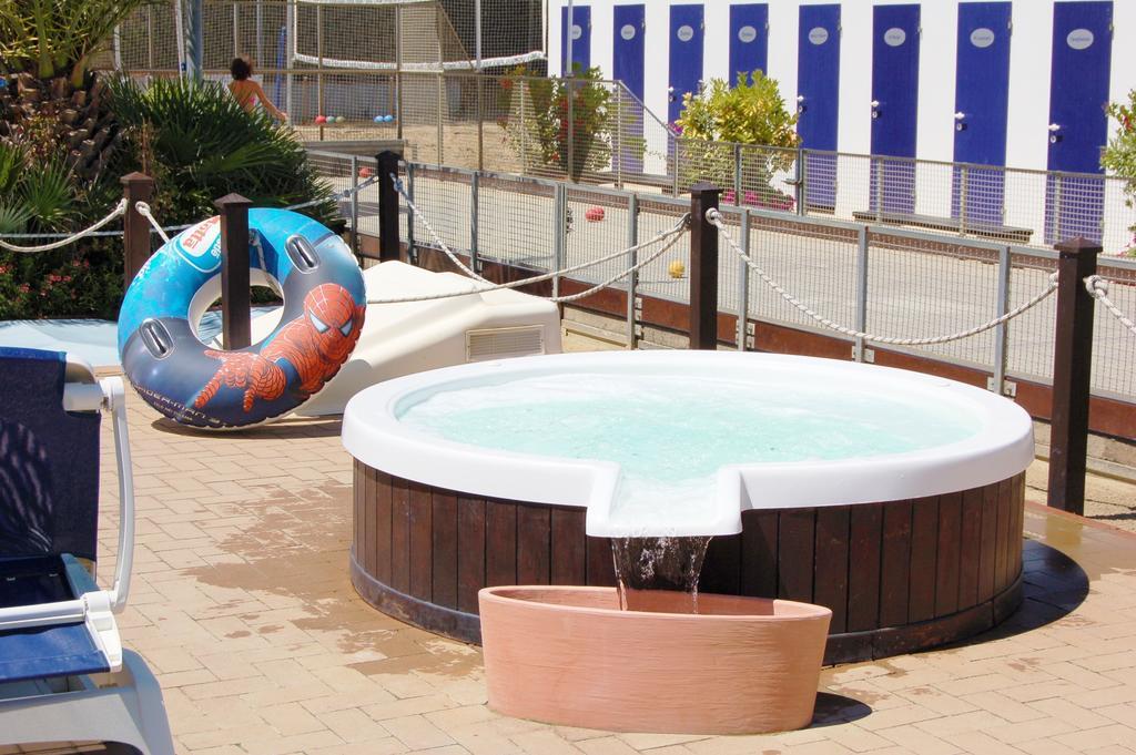 Hotel Matteo Cervia Exterior foto